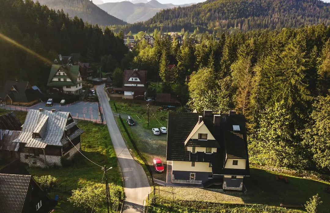 Pokoje i Apartamenty Nad Potokiem-1