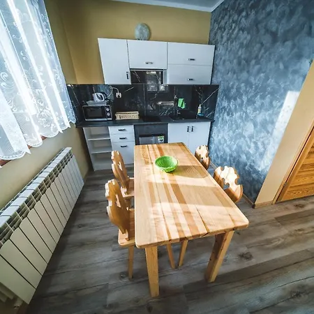 Pokoje I Apartamenty Nad Potokiem-2